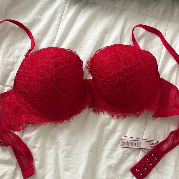 Victorias Secret Dream Angels Demi Lined Lace Bra in Lipstick Red - Picture 2 of 4